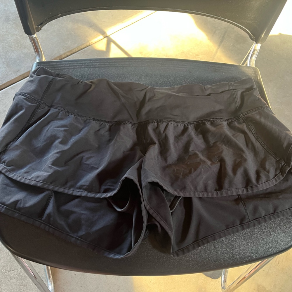 LULU LEMON SHORTS🟣🟣